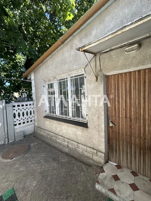 Квартира на земле с гаражом и палисадником в Черноморке.