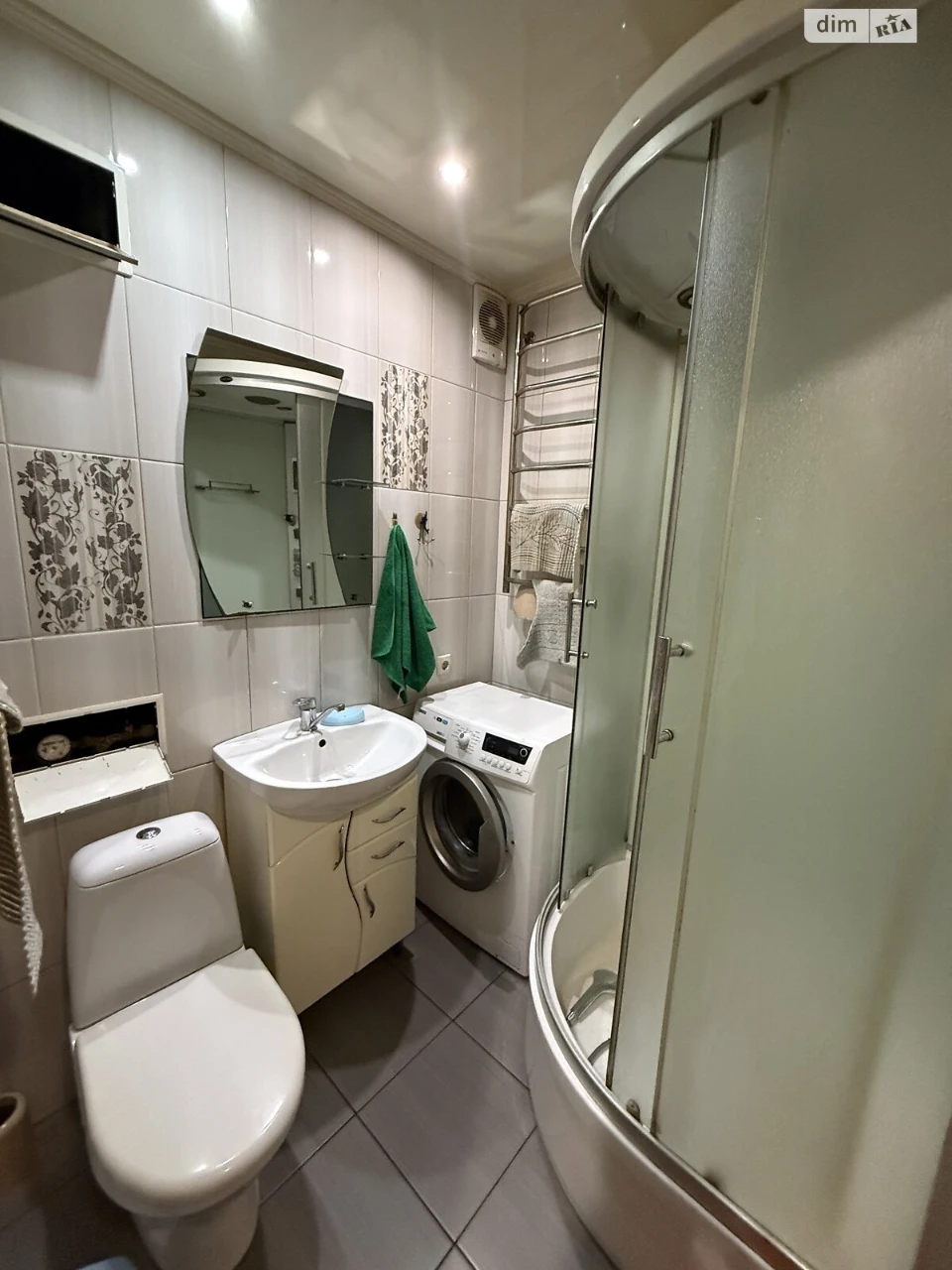 For sale Apartment Oleksandrivskyi (Zhovtnevyi)