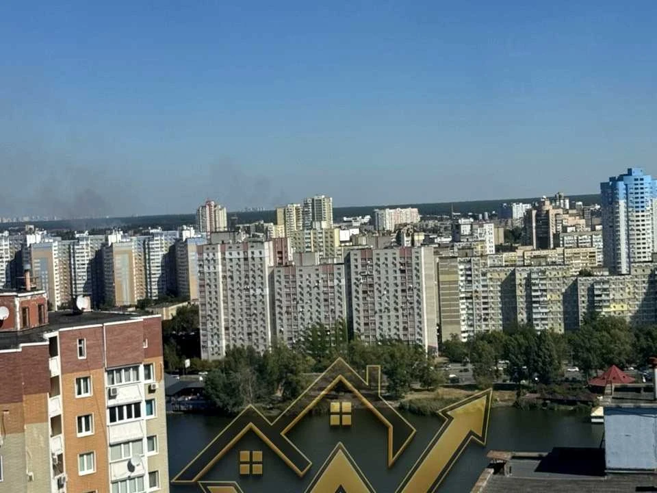 Квартира. Київ, Драгоманова вул.