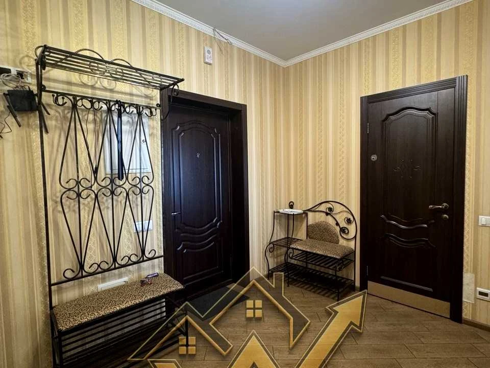 Квартира. Київ, Драгоманова вул.