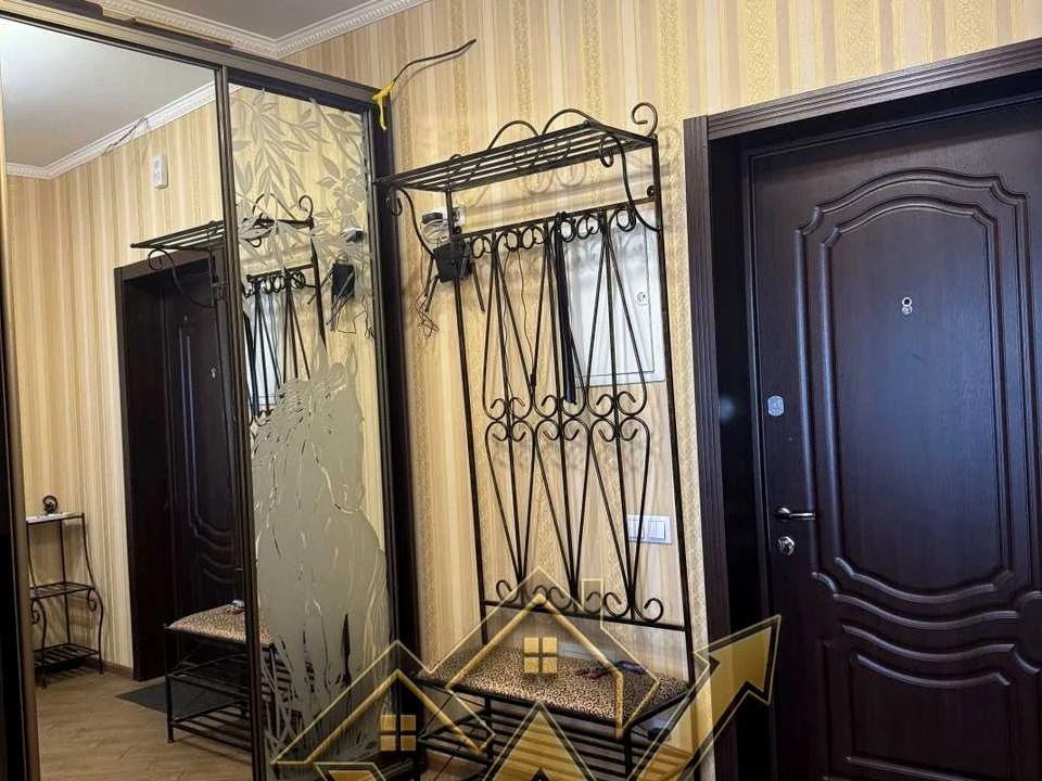 Квартира. Київ, Драгоманова вул.