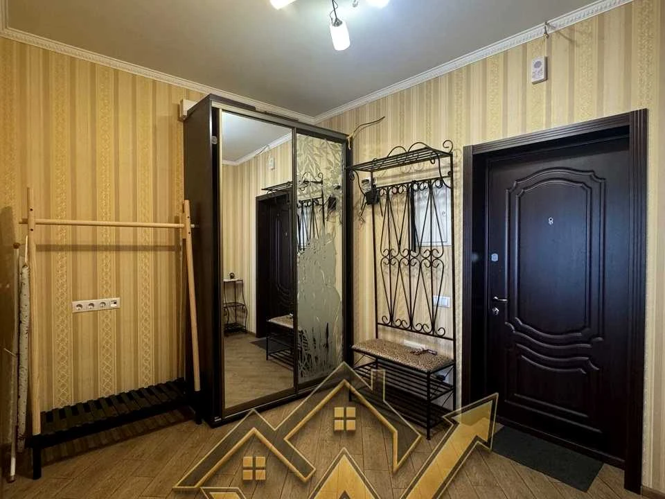 Квартира. Київ, Драгоманова вул.