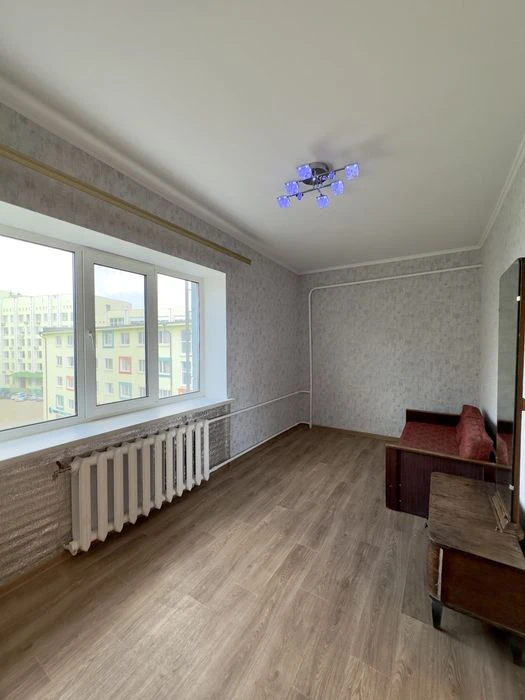 I will sell a 2-room apartment in the center of St. Serova Naberezhnaya, 10 (Yuliush