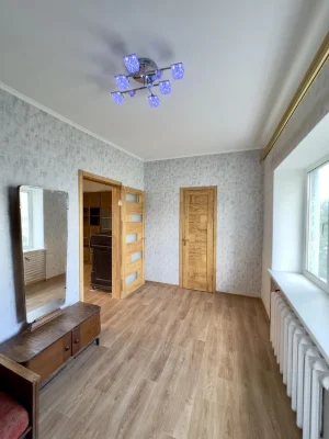 I will sell a 2-room apartment in the center of St. Serova Naberezhnaya, 10 (Yuliush
