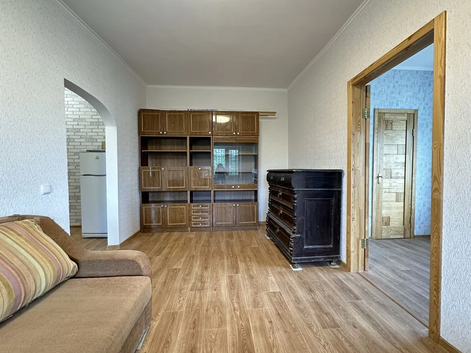 I will sell a 2-room apartment in the center of St. Serova Naberezhnaya, 10 (Yuliush