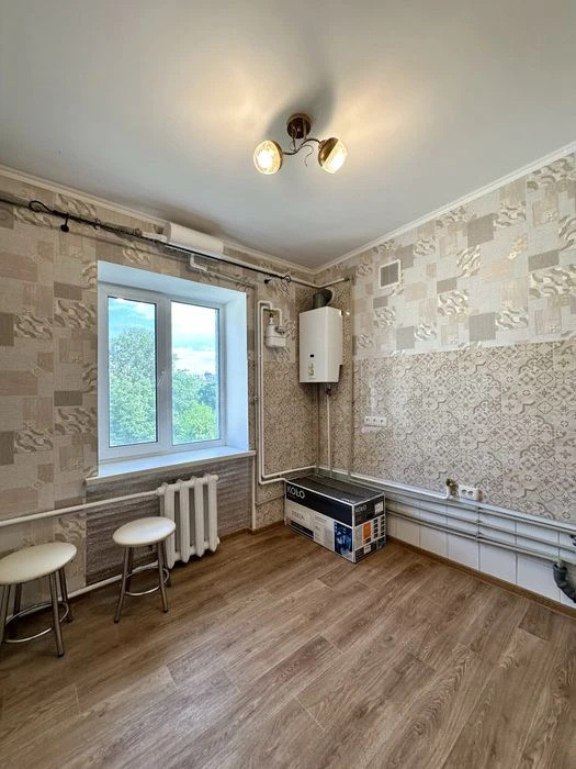 I will sell a 2-room apartment in the center of St. Serova Naberezhnaya, 10 (Yuliush