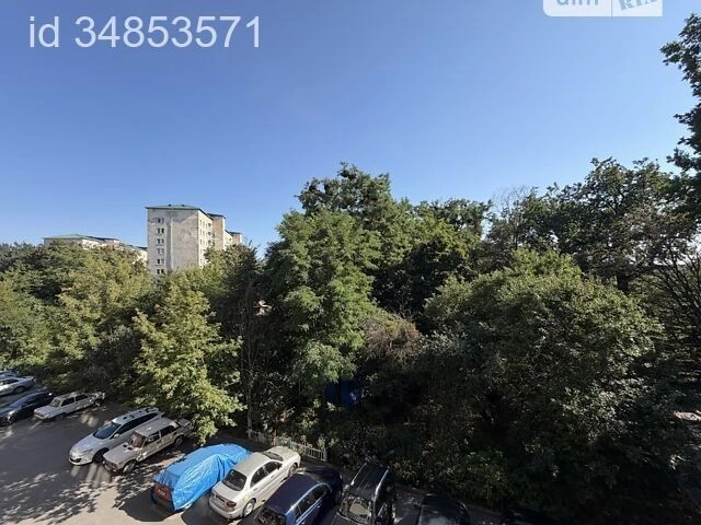 Продаж 3к квартири 74 кв. м на вул. Горіхуватський шлях 9 •