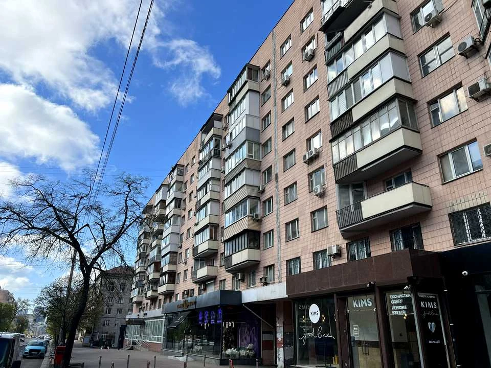 Apartment. Kyiv, Velyka Vasylkivska St. (Chervonoarmiyska)