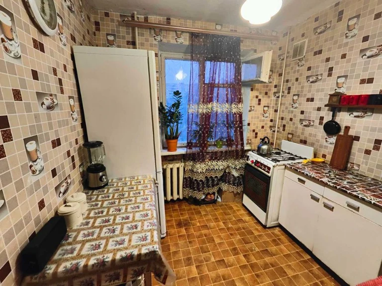 ПРОДАМ 1-но кімнатну квартиру по вул. Руставі