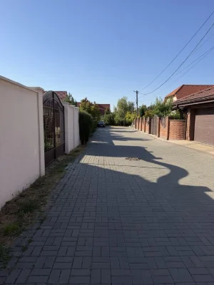 Продаж будинку з міськими комунікаціями та краєвидом