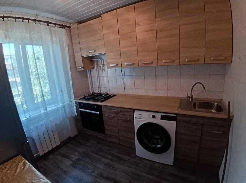 Продам 3 кімнатну квартиру, Холодна Гора, цегляний будинок