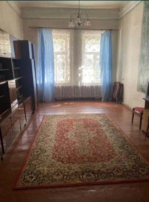 Продам 1 квартиру  на Центральном рынке