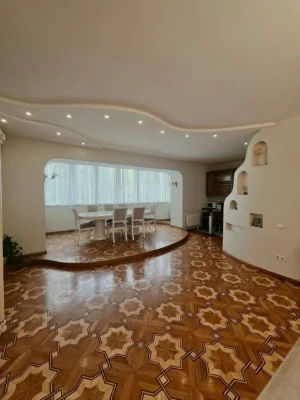 Продажа 4 комнатной квартиры, центр, ул. Конисского Александ