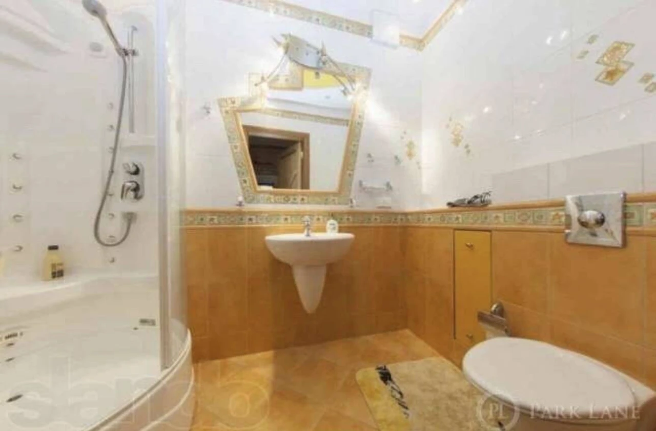 Продажа 4 комнатной квартиры, центр, ул. Конисского Александ