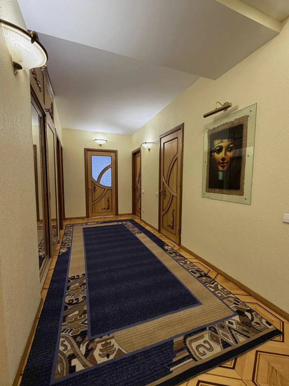 Продажа 4 комнатной квартиры, центр, ул. Конисского Александ
