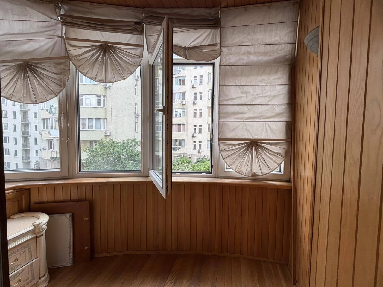 Продажа 4 комнатной квартиры, центр, ул. Конисского Александ