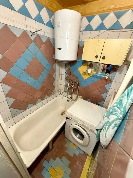 Продам уютную 2к Победа 1.Сквер.Набережная. Перемога