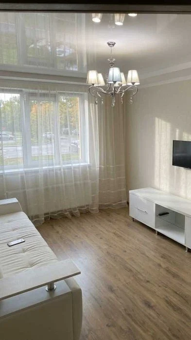 Продам 1 кімнатну квартиру, в новобудові з якісним капітальн