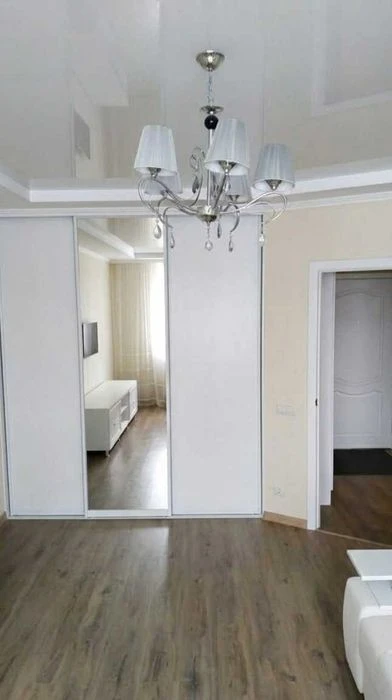 Продам 1 кімнатну квартиру, в новобудові з якісним капітальн