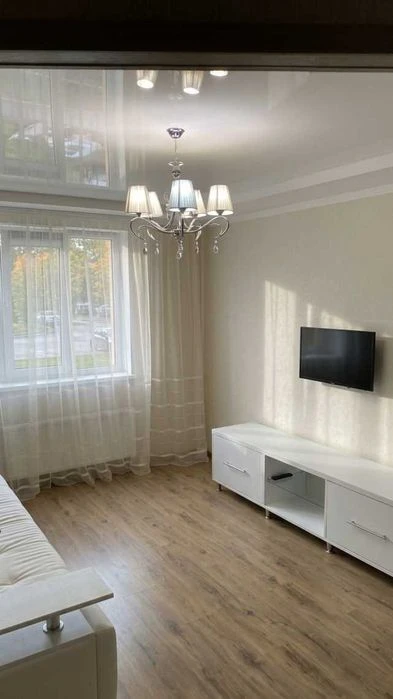 Продам 1 кімнатну квартиру, в новобудові з якісним капітальн