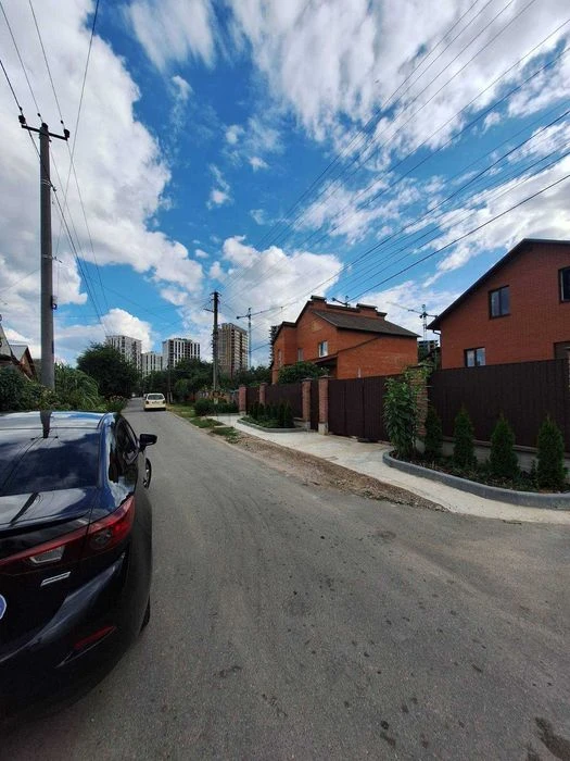 Продаж земельної ділянки під житлову забудову, П'ятничани, В