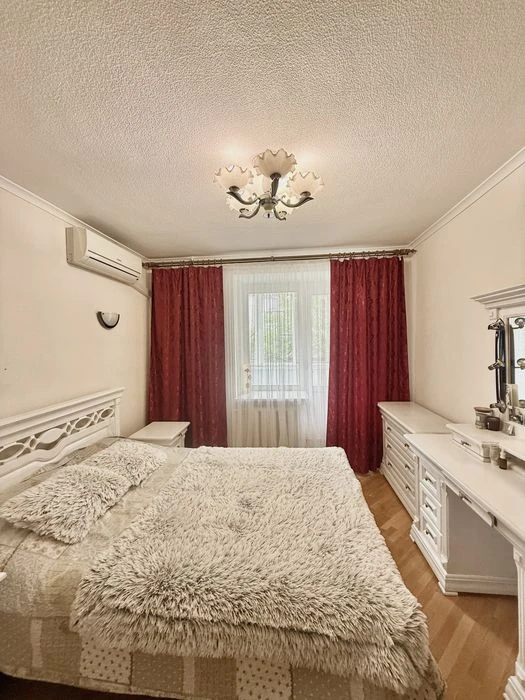 Продаж 3-кім. квартири, вул. Андрія Верхогляда 2.