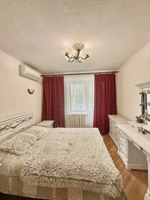 Продаж 3-кім. квартири, вул. Андрія Верхогляда 2.