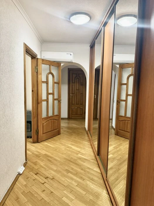 Продаж 3-кім. квартири, вул. Андрія Верхогляда 2.