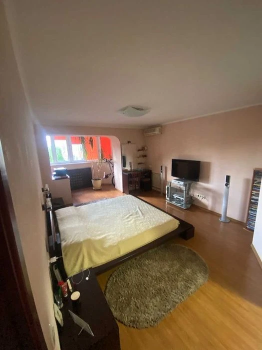 I will sell a spacious 4-room apartment in Lyubarskyi Belostskyi Solne