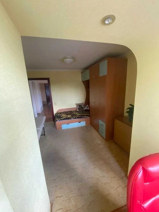 I will sell a spacious 4-room apartment in Lyubarskyi Belostskyi Solne