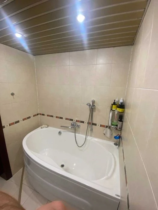 I will sell a spacious 4-room apartment in Lyubarskyi Belostskyi Solne