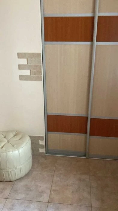 I will sell a spacious 4-room apartment in Lyubarskyi Belostskyi Solne