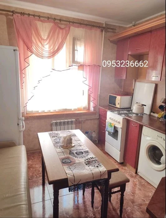 Продаж 2 кімнатної квартири, по Свободи.