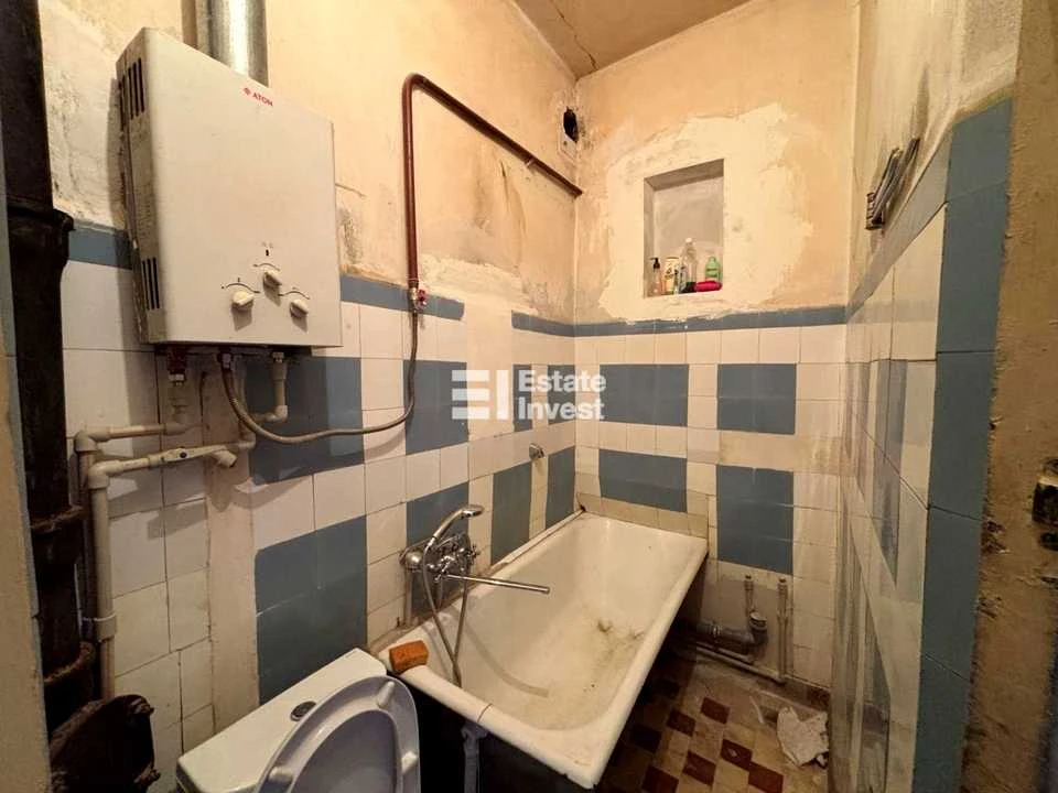 Apartment. Kharkov, Malozhankoyska St.