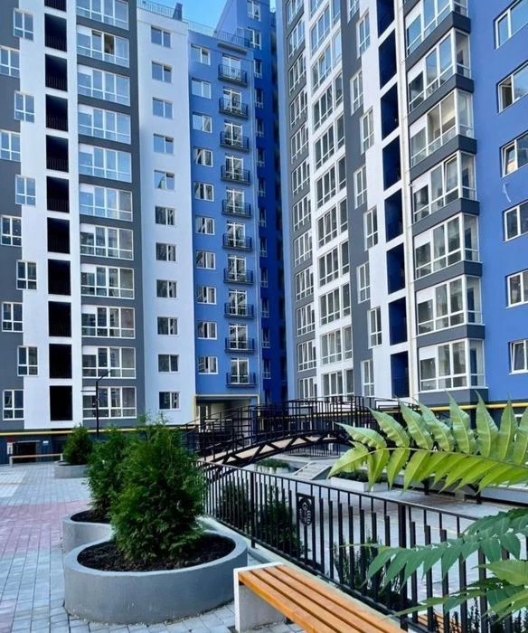 Терміново! 1-кім квартира жк Княгинин  на зручному поверсі