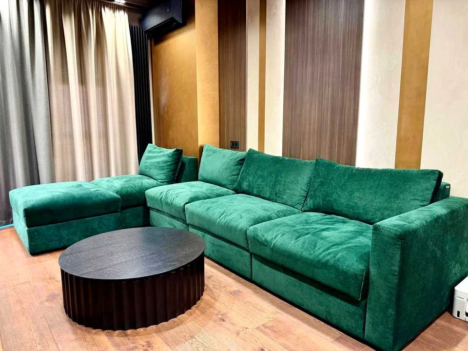 Квартира. Київ, Салютна вул., 2к