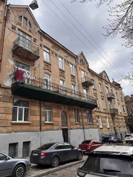 Продаж 1-кім квартири по вул.Старицького,4  Франківський рай