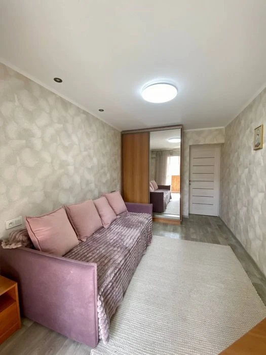 Продам 3-к квартиру Приднепровск