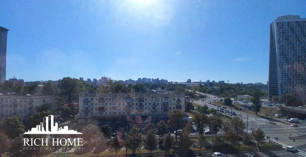 Центр міста , Продаж затишної 1-кімнатної квартири-студії ,