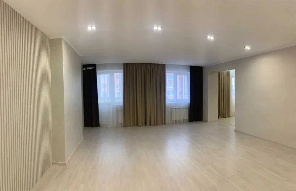 For sale: 4-room apartment (148 sq. m.) in the Solnechny Kvartal residential complex.