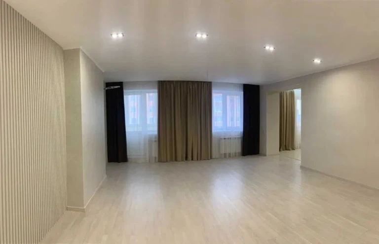 For sale: 4-room apartment (148 sq. m.) in the Solnechny Kvartal residential complex.