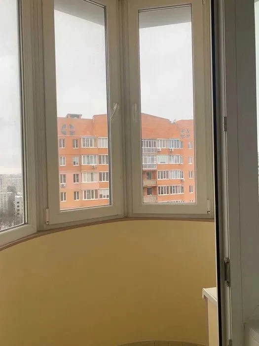 For sale: 4-room apartment (148 sq. m.) in the Solnechny Kvartal residential complex.