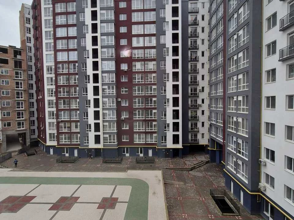 Квартира. Івано-Франківськ, Княгинин вул., (Будинок 32)