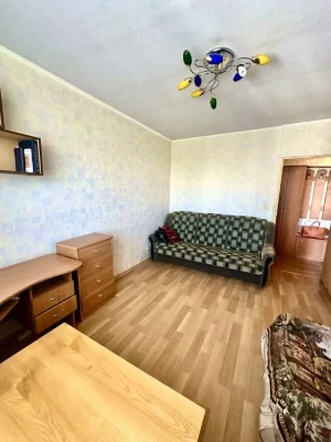 Selling apartment 3 on Studencheskaya and Akademika Pavlova. Certified.