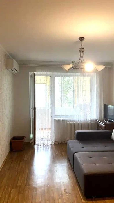 Продаж 2 к.квартири. Лівобережний 3, Донецьке шосе, пр.Мира.