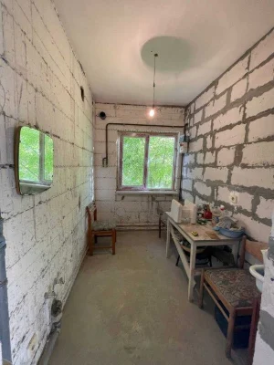 Продам 1 кім квартиру на середньому поверсі вул. С. Ядова Сл