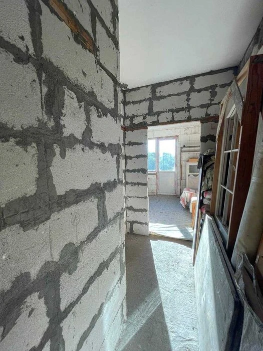 Продам 1 кім квартиру на середньому поверсі вул. С. Ядова Сл