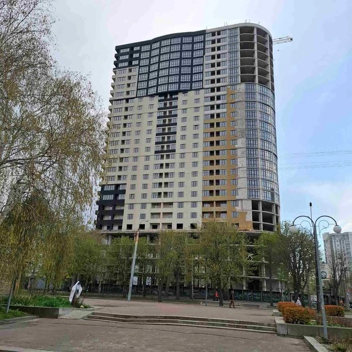 Центр, Видовая 1-ком ,  12 / 25 монолит ,48м2