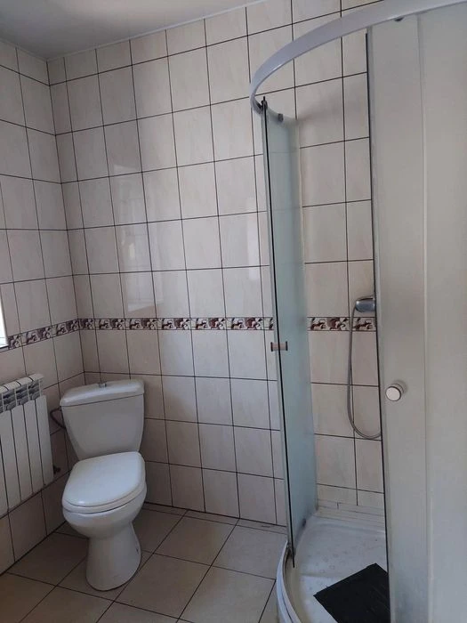Нова ціна. Продам міцний будинок в Одинківці зі зручностями.