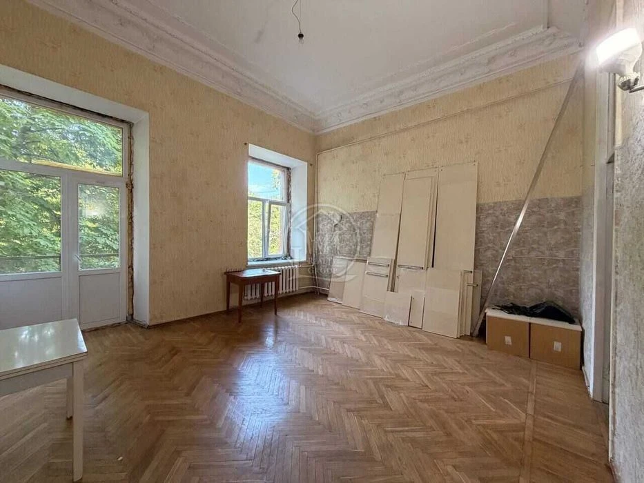 Продажа двухкомнатной коммуны ЦИРК КОБЛЕВСКАЯ Новый РЫНОК СО